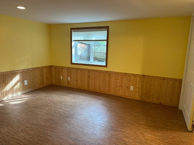 Studio Living Space - 3405 NE Ainsworth St