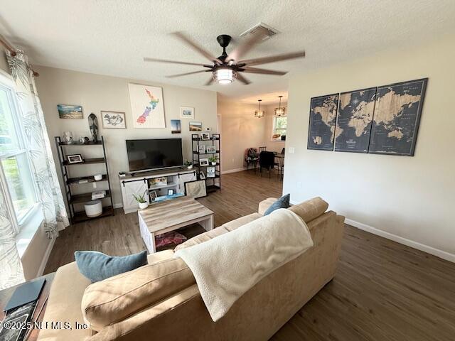 Foto del edificio - 1325 Hibiscus St