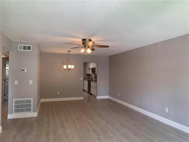Building Photo - 725 Northlake Blvd