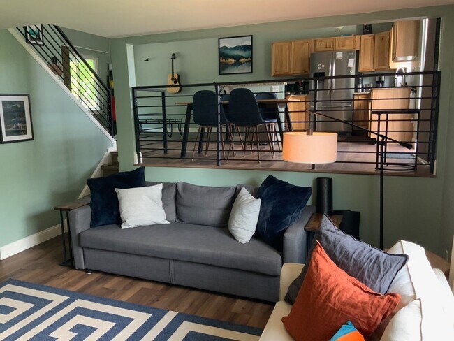 Building Photo - Spacious 3-Bedroom Home for Rent in Sought...