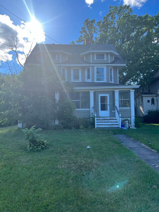 Foto principal - 4816 S Salina St