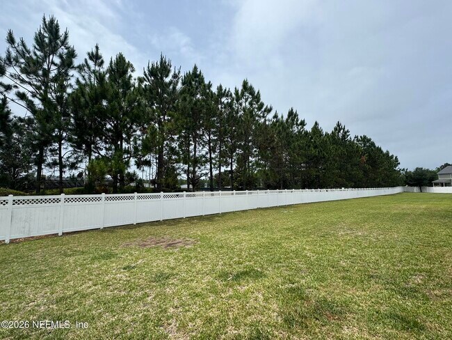 Foto del edificio - 670 Grover Ln