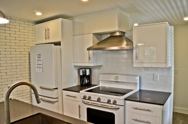 Foto del edificio - 1020 Maxwell Ave