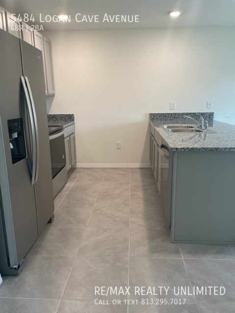 Building Photo - 5484 Logan Cave Ave Wimauma FL 33598
