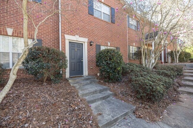 Building Photo - 205 Woodstone Dr