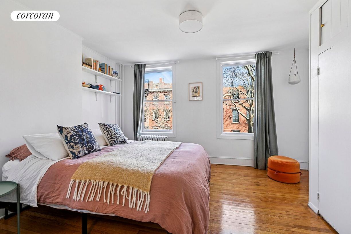 Foto principal - 124 Kane St
