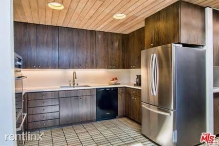 Foto del edificio - 1535 Blue Jay Way