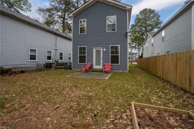 Building Photo - 135 S Palm Ave