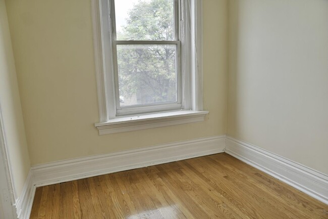 Foto del edificio - 3358 N Sheffield Ave