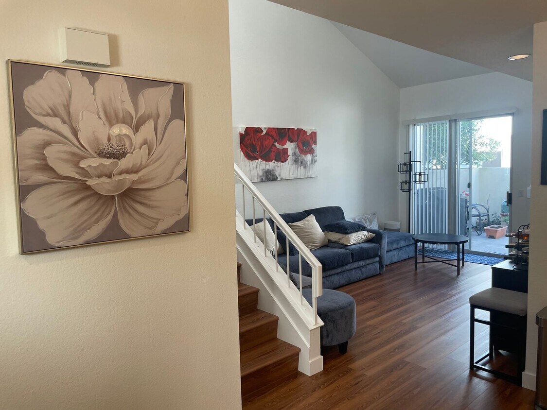 Primary Photo - Dual Master Two Bedroom Townhome in Westpa...