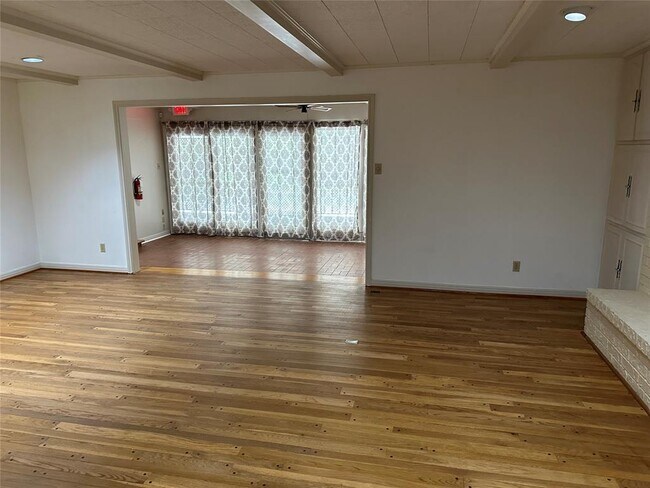 Foto del edificio - 227 Farm to Market Rd 723