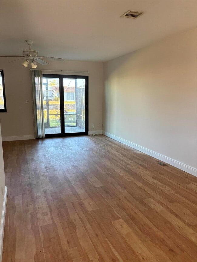 Building Photo - 5106 Pier Dr