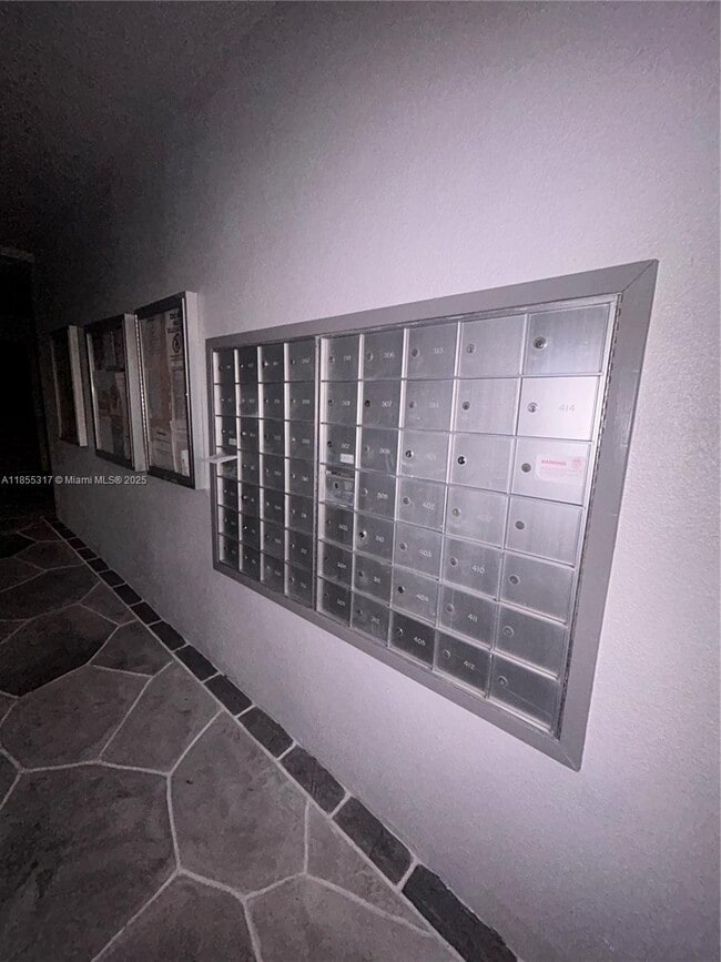 Foto del edificio - 1351 SW 125th Ave