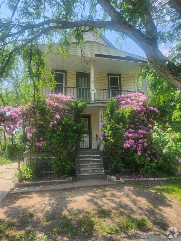 Building Photo - 11714 Forest Ave