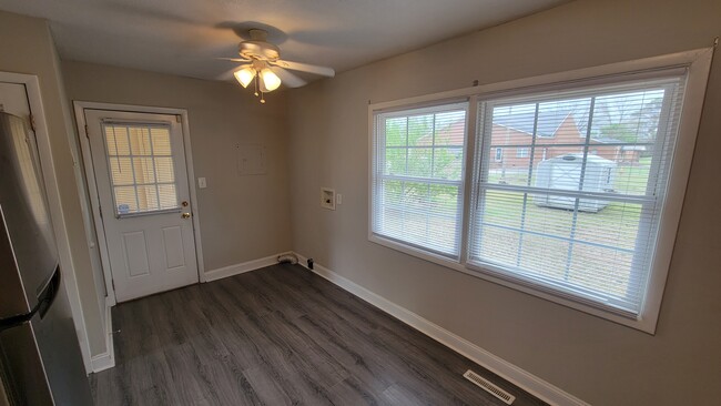Kitchen/Laundry - 110 Hammond St