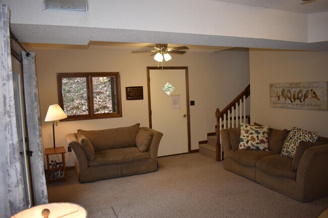 Foto del edificio - 805 Tiger Creek Rd