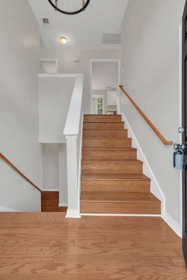 Building Photo - Beautifully Updated Home with Modern Finishes