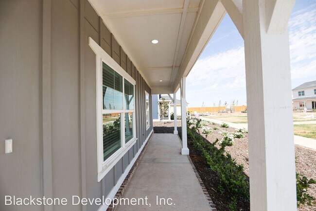 Foto del edificio - 3 br, 2 bath House - 10930 NORWICH AVE