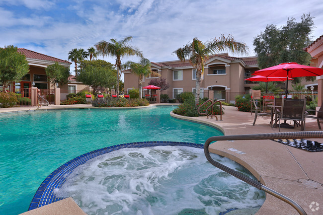 Pool 1 Hot Tub - Sun Valley Ranch Apartments