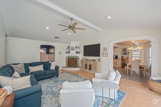 Building Photo - 4522 Parkwood Ln E
