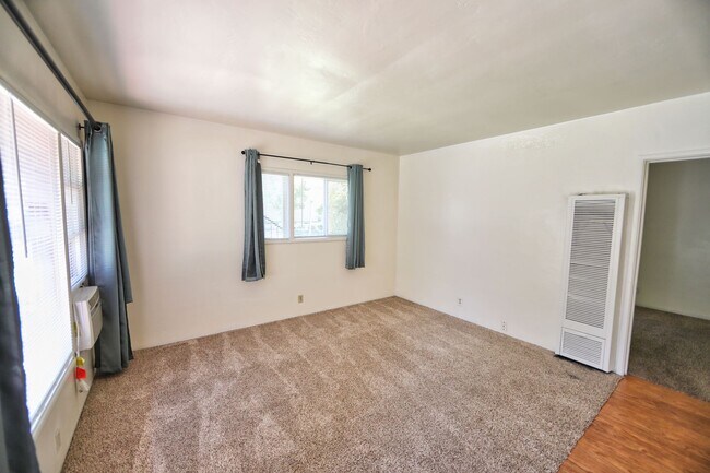 Building Photo - 4225 V St