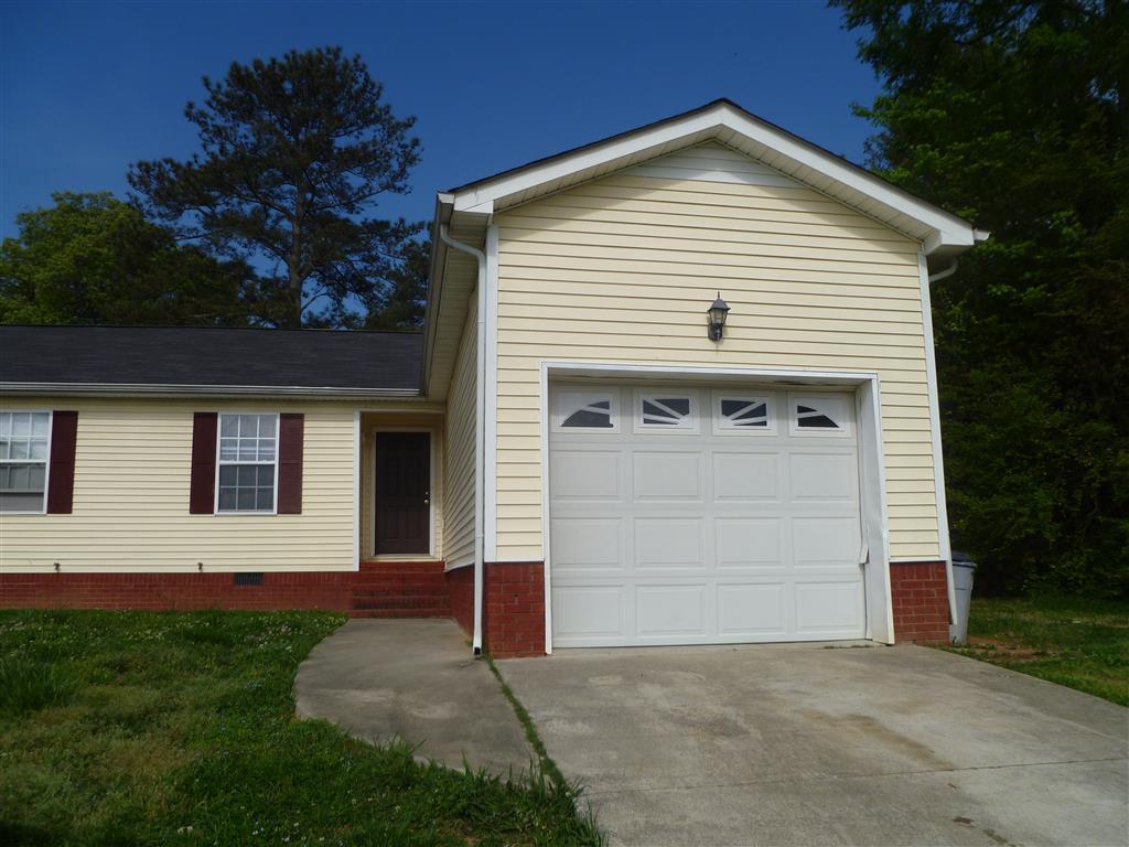 Primary Photo - 1085 Urbane Rd NE