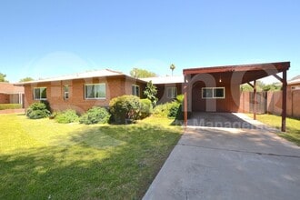 Building Photo - 1930 E Solano Dr