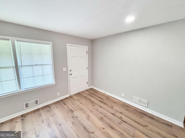 Building Photo - 1082 Amelia Dr SW