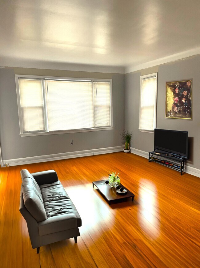 Foto del edificio - 15360 Kentfield St