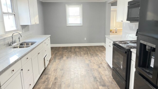 Foto del edificio - 36 Selma Dr