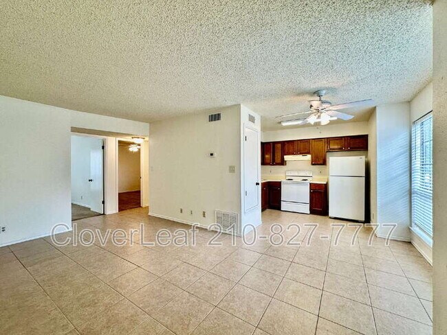 Foto del edificio - 10563 Starcrest Dr