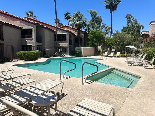 Foto del edificio - Condo In the Heart of Scottsdale