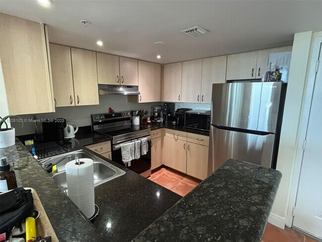 Building Photo - 3000 Coral Wy