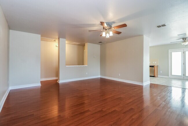 Building Photo - 4917 Palm Ridge Dr