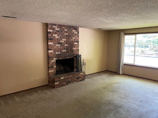 Foto del edificio - 3605 NW Tyler Pl