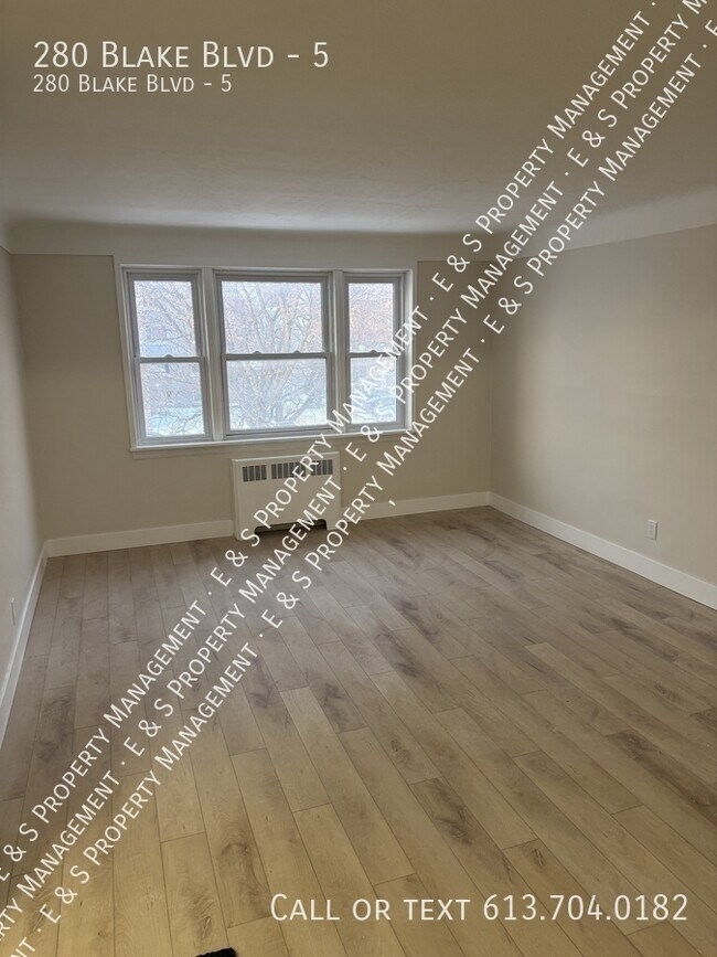 Photo du bâtiment - 280 Blake Blvd