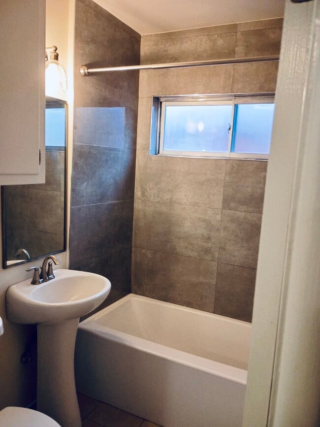 Building Photo - 9111 Cattaraugus Ave