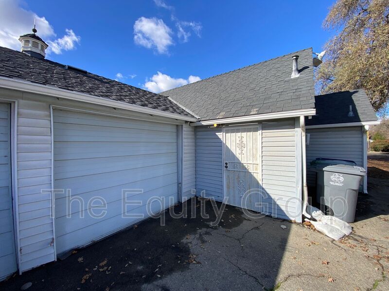 Primary Photo - 1440 Smith St