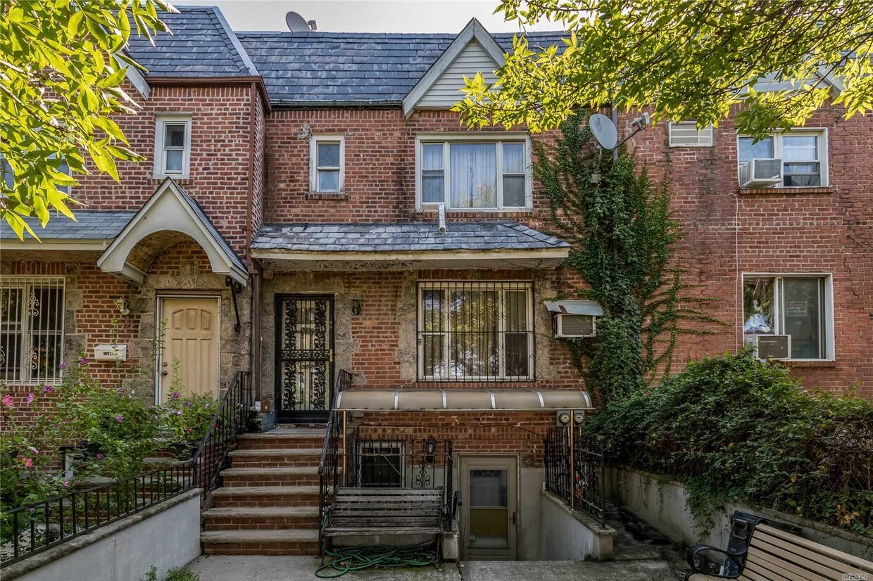 Foto principal - 25-51-51 85th St