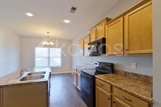 Building Photo - 7071 Shadesbrook Dr