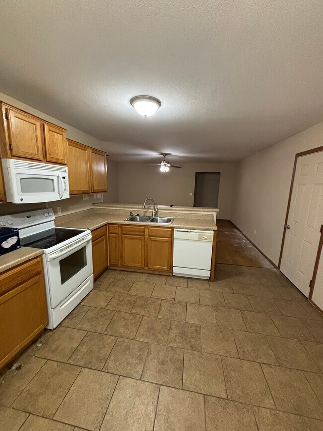 Foto del edificio - 1202 SW Quartz Ave