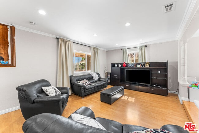 Foto del edificio - 18032 Mariner Dr