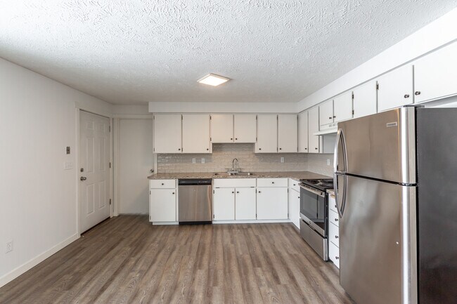 Building Photo - 3509 E 57th Ave