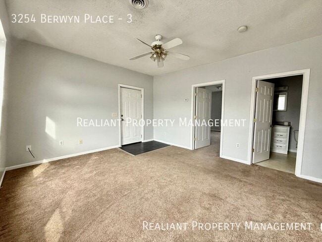 Foto del edificio - 3254 Berwyn Pl