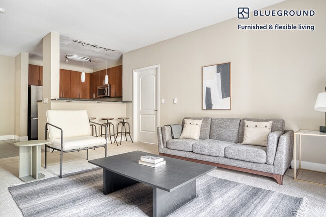 Building Photo - 2201 Bridgepointe Pkwy