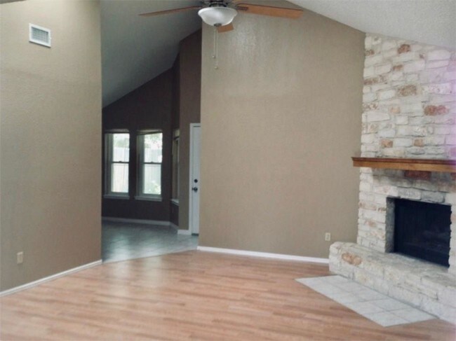 Building Photo - 2200 Stirrup Dr