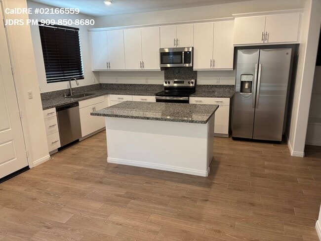 Photo - Rialto 3 Bedroom Furnished Home