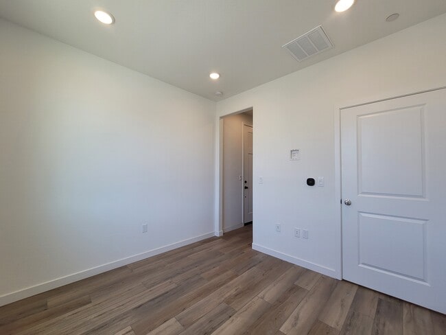 Foto del edificio - 722 Rosazzo Ln