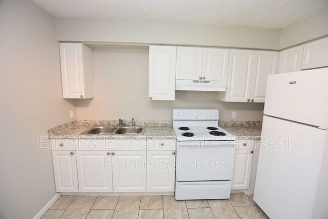 Building Photo - 3838 Deeson Rd