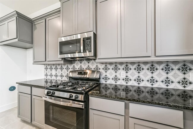 Building Photo - 1531 Crystal Stream Dr